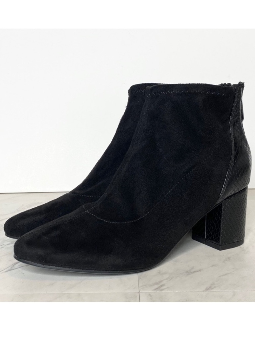 Bandolino Louna 2 Black Faux Suede Bootie 6M